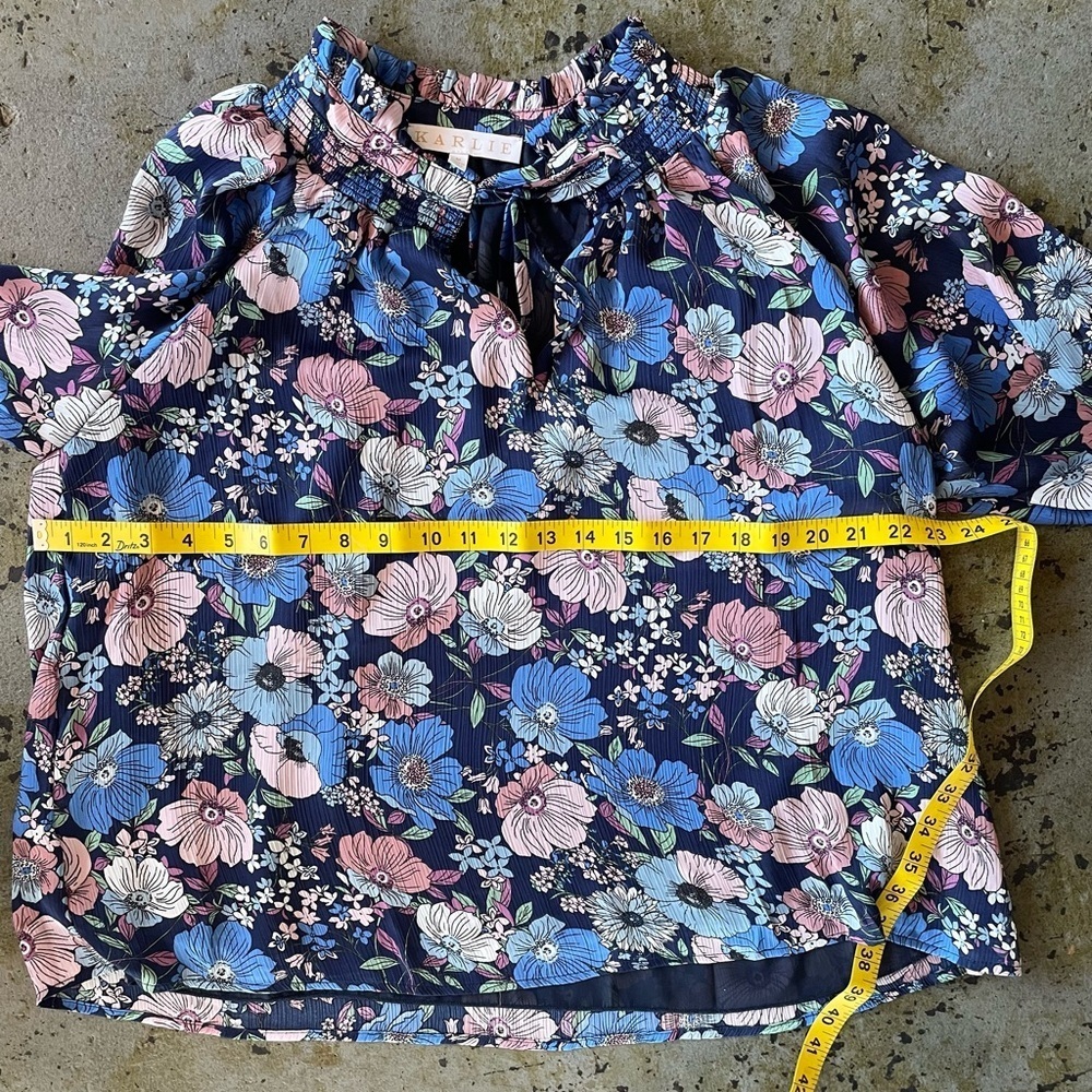 Karlie Jardin Keyhole Neck Blouse in Indigo and Pink Floral Print Size Medium - Picture 6 of 8